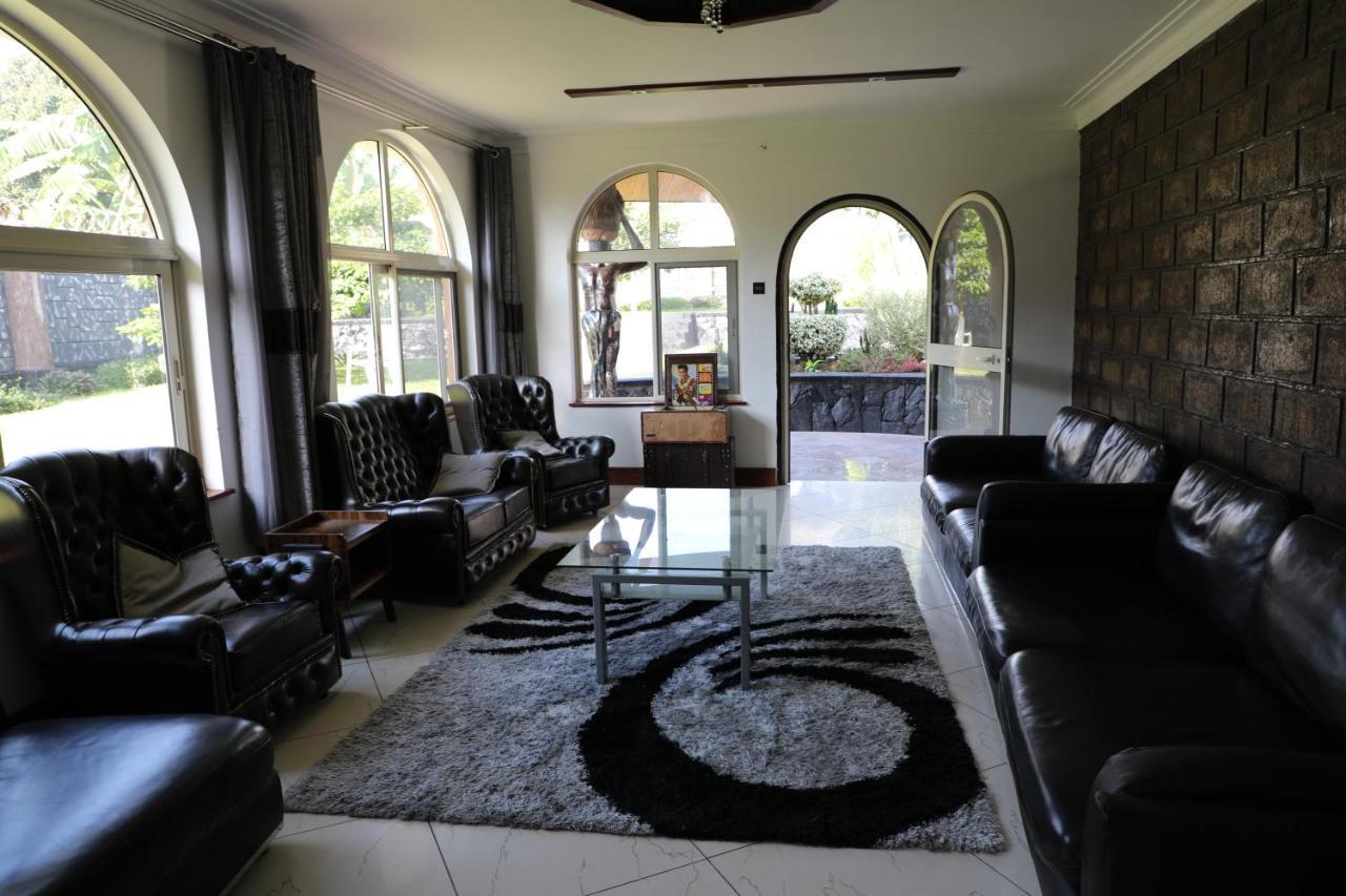 Stallion Place - Bed And Breakfast Kampala Exterior foto