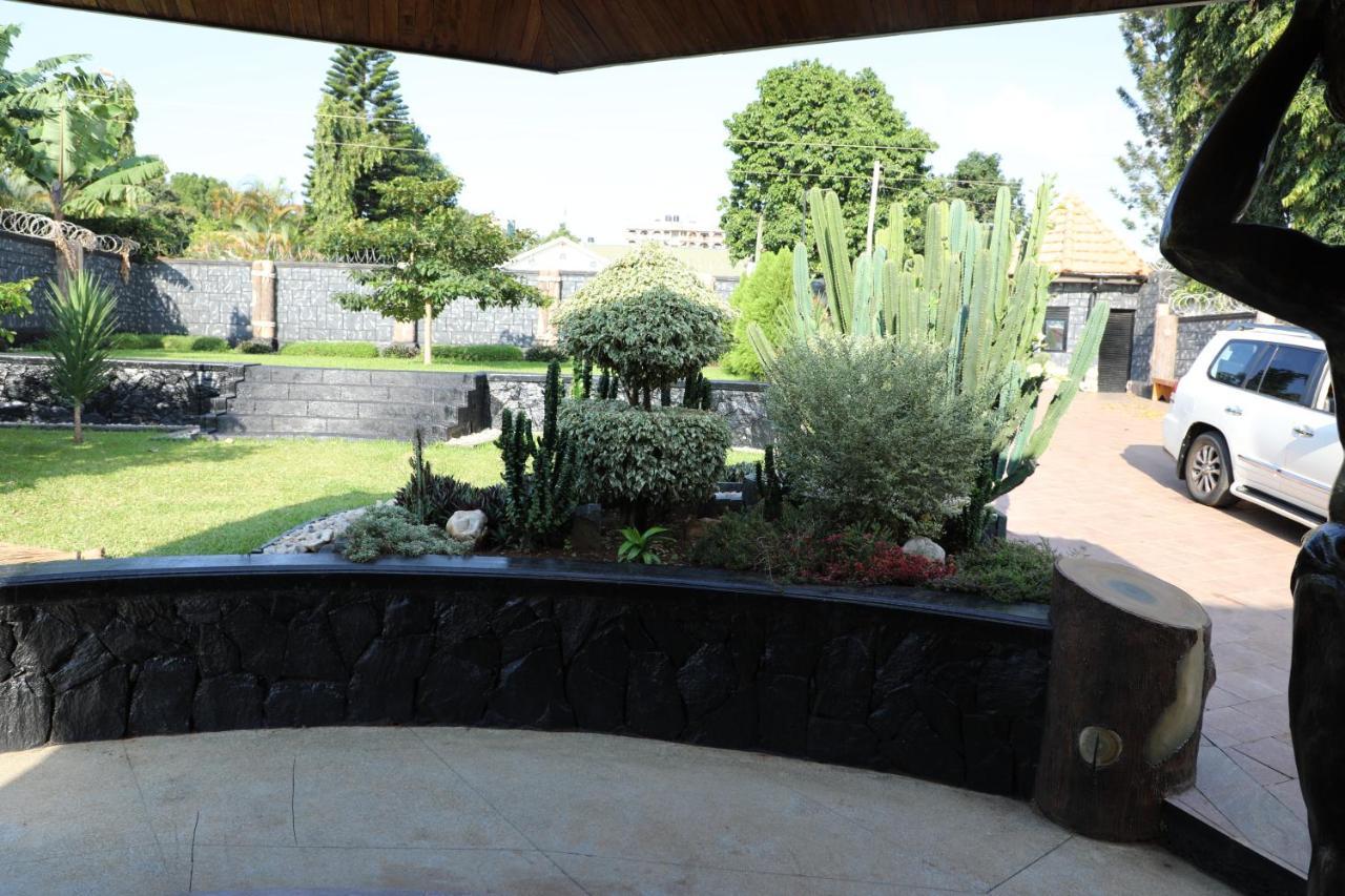Stallion Place - Bed And Breakfast Kampala Exterior foto